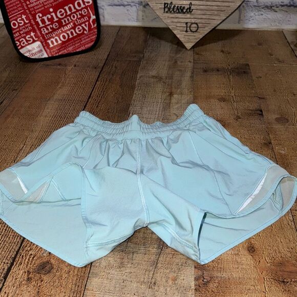 Lululemon Hotty Hot Short II (Long 4")
Ice Milk - Picture 8 of 14